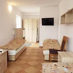Osrodek Kolonijno - Wypoczynkowy Ania