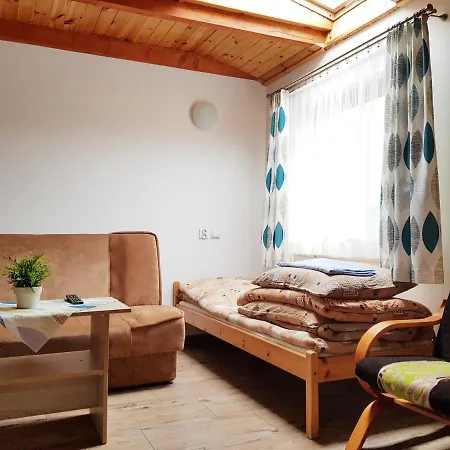 Ośrodek Kolonijno - Wypoczynkowy Ania Kompleks wypoczynkowy *