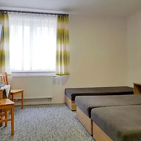 Osrodek Kolonijno - Wypoczynkowy Ania *