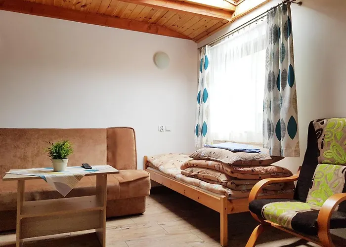 Ośrodek Kolonijno - Wypoczynkowy Ania Kompleks wypoczynkowy *