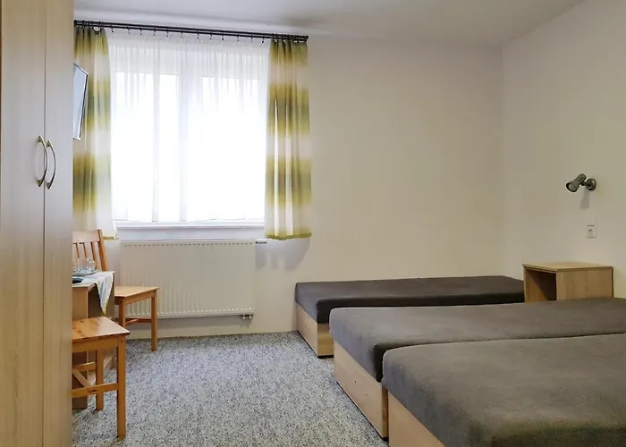 Ośrodek Kolonijno - Wypoczynkowy Ania *