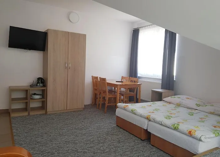 Ośrodek Kolonijno - Wypoczynkowy Ania *