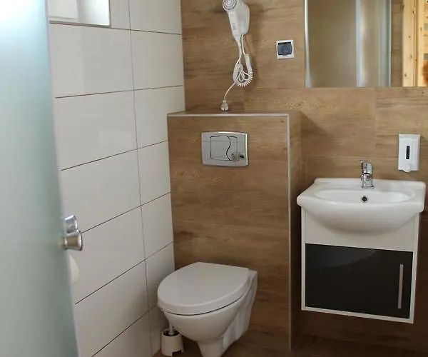 Kompleks wypoczynkowy Ośrodek Kolonijno - Wypoczynkowy Ania